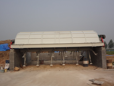 牛糞有機肥加工工藝與翻堆機應用——鄭州鼎商機械產品解析